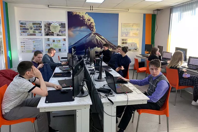 Камчатские школьники создают в&nbsp;&laquo;Кванториуме&raquo; робота-уборщика