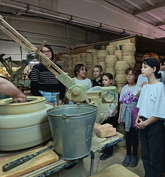 Школьники прикамского села Аспа посетили гончарное производство