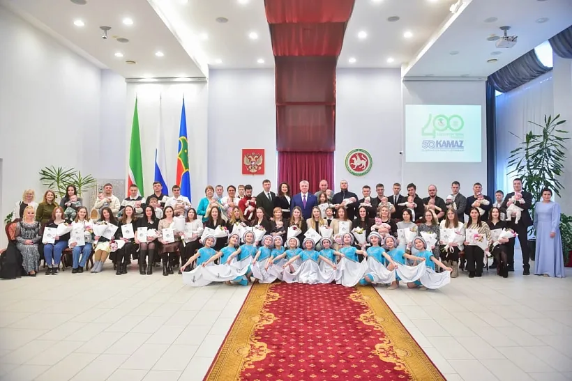 В&nbsp;Набережных Челнах 22&nbsp;семьи получили сертификаты на&nbsp;материнский капитал