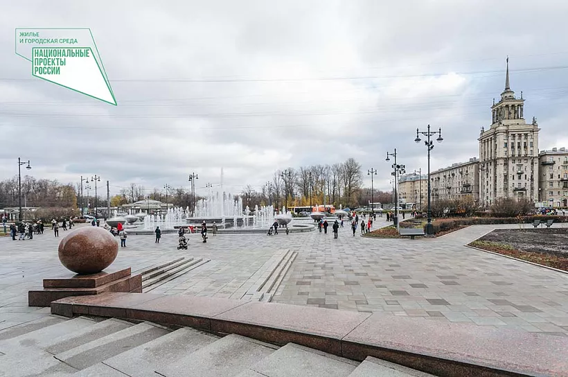 В&nbsp;Петербурге благоустроили площадь и&nbsp;сквер возле Российской национальной библиотеки