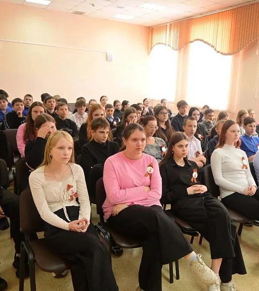 Ученикам школы № 2&nbsp;Березовского в&nbsp;Кузбассе рассказали о&nbsp;городах-героях