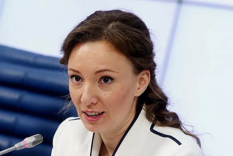 Кузнецова: школы должны сами решать, нужно ли ограничивать детей в&nbsp;использовании гаджетов
