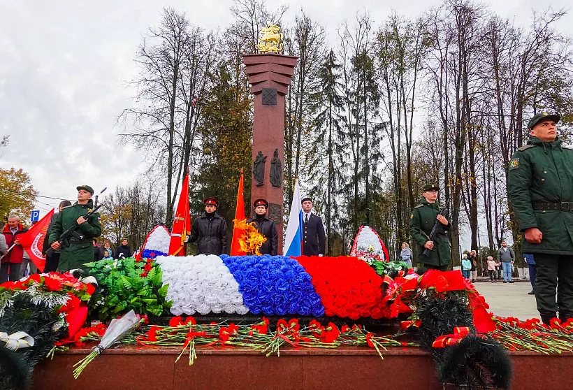 В&nbsp;подмосковном поселке Тучково открыли обновленный мемориал &laquo;Аллея Славы&raquo;
