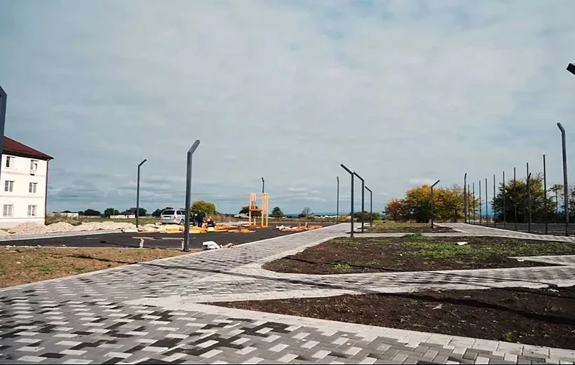 В&nbsp;городе Чегем Кабардино-Балкарии завершают благоустройство сквера