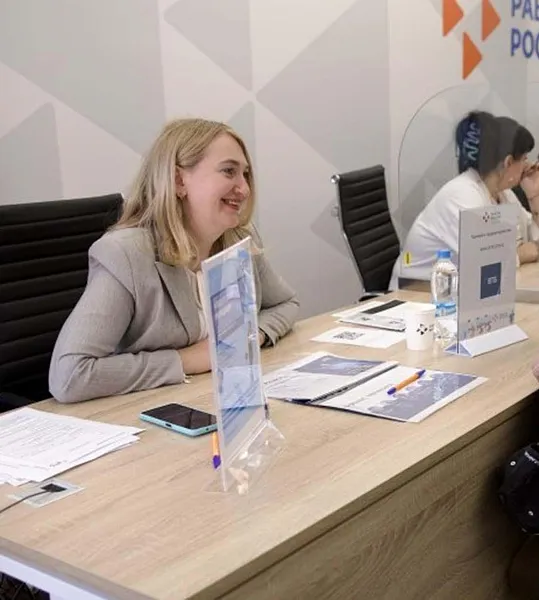 Контакт-центр Псковской области принял почти 400&nbsp;обращений по&nbsp;поиску работы