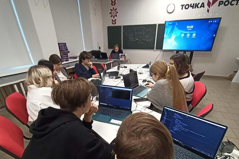 Почти 300&nbsp;детей посетили курсы мобильного &laquo;Кванториума&raquo; в&nbsp;пермской школе