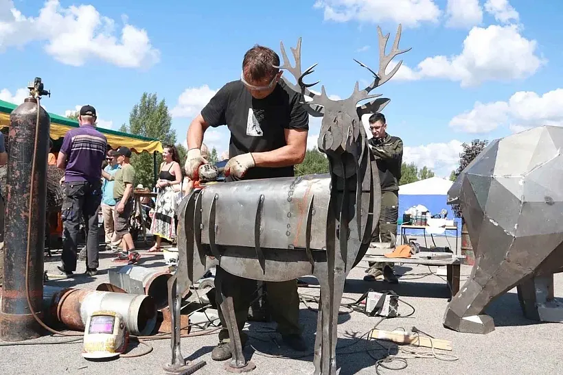 В&nbsp;поселке Зеленогорском Кузбасса прошел фестиваль искусства из&nbsp;металлолома