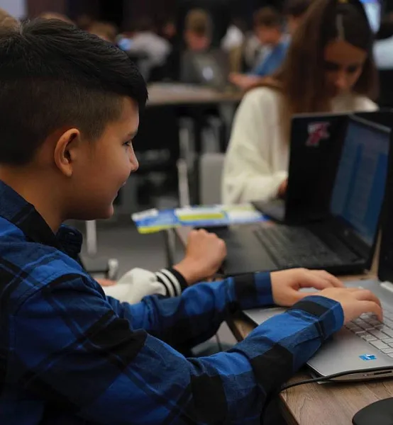 В Казани прошел школьный хакатон цифровых решений для мессенджера MAX