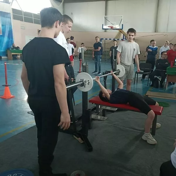 В&nbsp;Магнитогорске прошли соревнования по&nbsp;классическому жиму