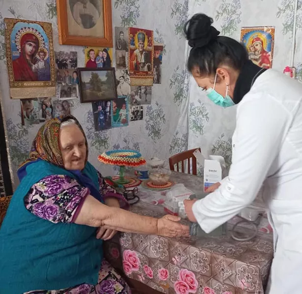 Пожилым из&nbsp;села Житного под&nbsp;Астраханью привезли лекарства и&nbsp;продукты