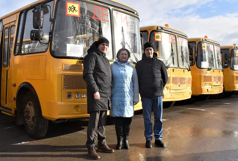 Для&nbsp;четырех школ Волгоградской области закупили новые автобусы