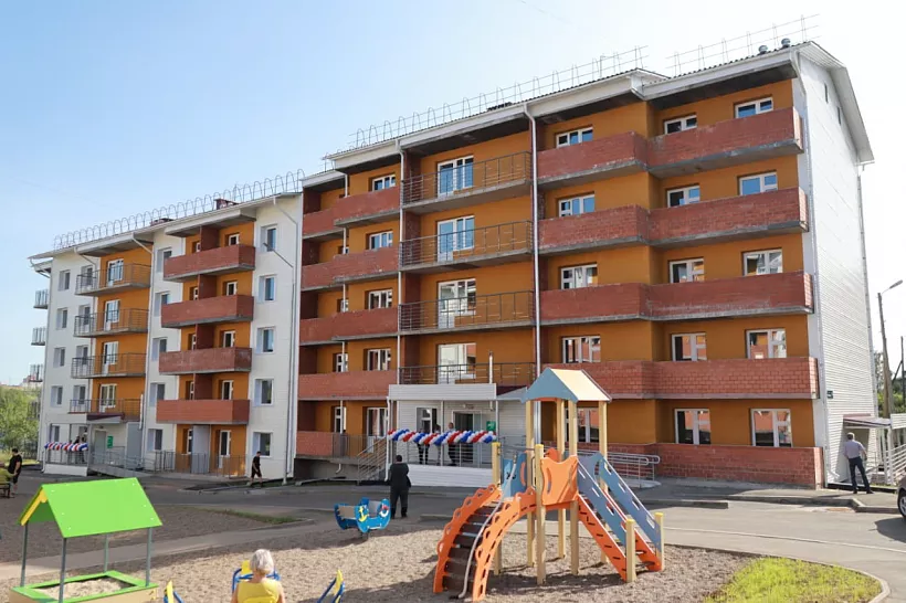 Ключи от&nbsp;новых квартир получили 73&nbsp;семьи в&nbsp;Братске Иркутской области
