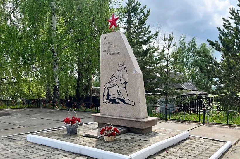 В&nbsp;поселке Оршанка в&nbsp;Марий Эл обновили территорию у&nbsp;обелиска