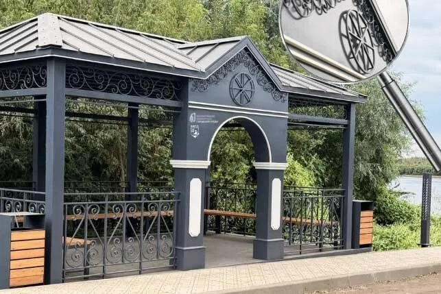 В&nbsp;Бирске обустроили зону отдыха по&nbsp;улице Набережной
