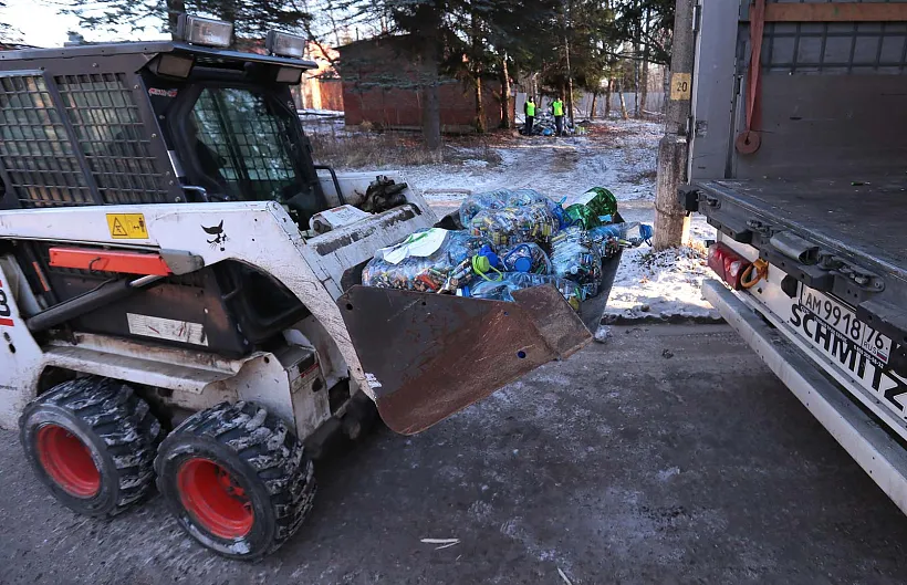 Экомобили в&nbsp;Санкт-Петербурге начали принимать просроченную бытовую химию, лаки и&nbsp;краски