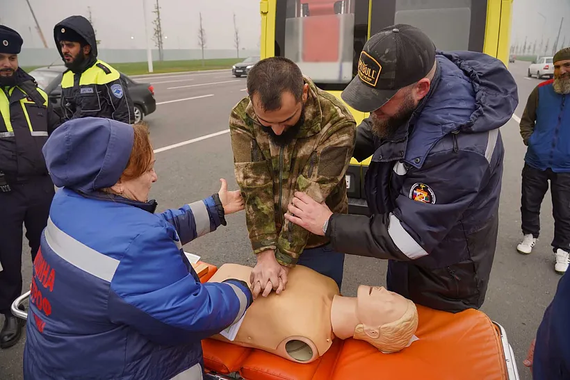 Водителей Грозного обучили оказанию первой медицинской помощи