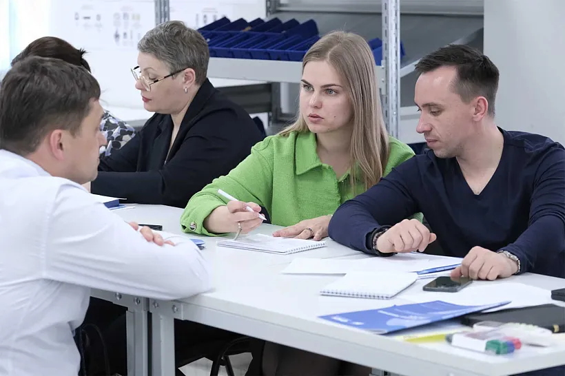 Госслужащие Сахалина обучились инструментам бережливой работы