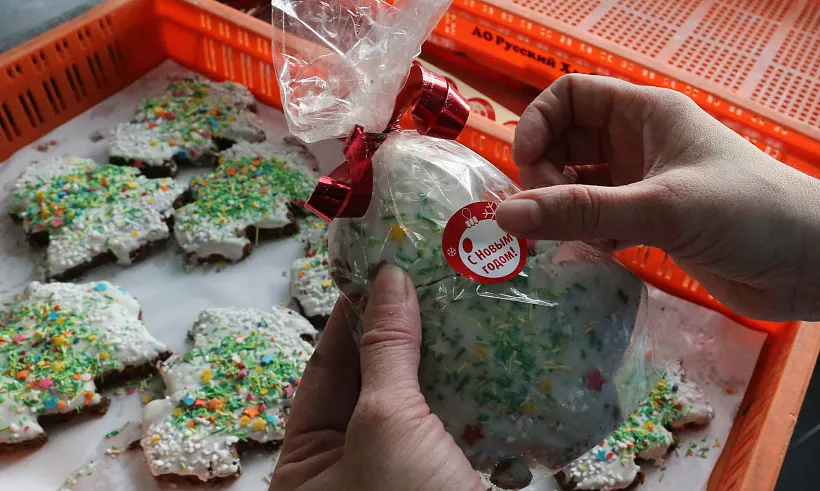 Школьников из&nbsp;Петербурга научили готовить новогоднее печенье