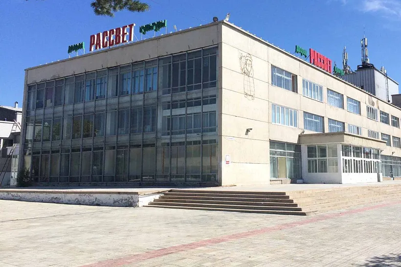 В&nbsp;культурно-досуговом центре Улан-Удэ заменят витражи