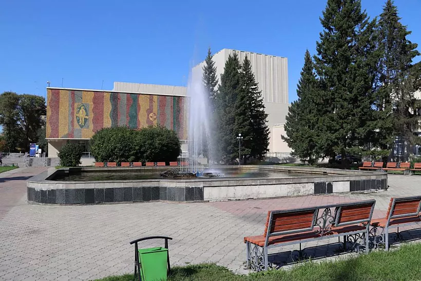 На&nbsp;Театральной площади в&nbsp;Абакане реконструируют фонтан