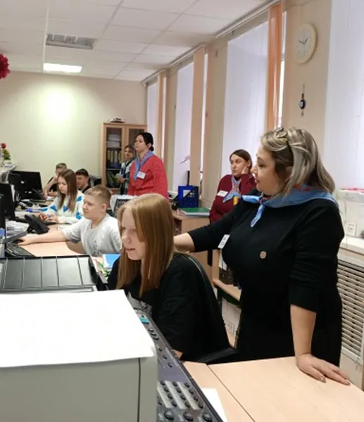 Школьники Тюменской области побывали на&nbsp;экскурсии в&nbsp;кадровом центре