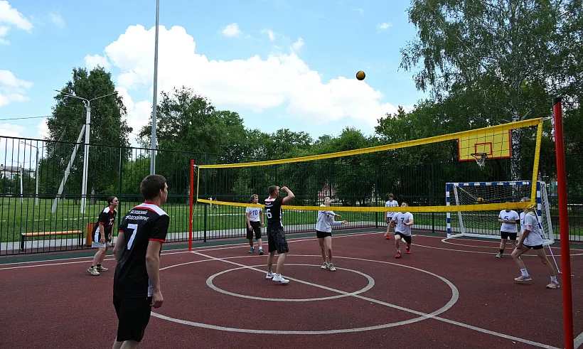 В&nbsp;кузбасском поселке Грамотеино появилась многофункциональная спортплощадка