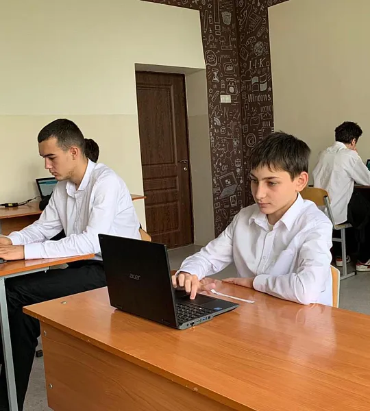 Школьники Грозного приняли участие в&nbsp;онлайн-олимпиаде &laquo;Безопасный интернет&raquo;