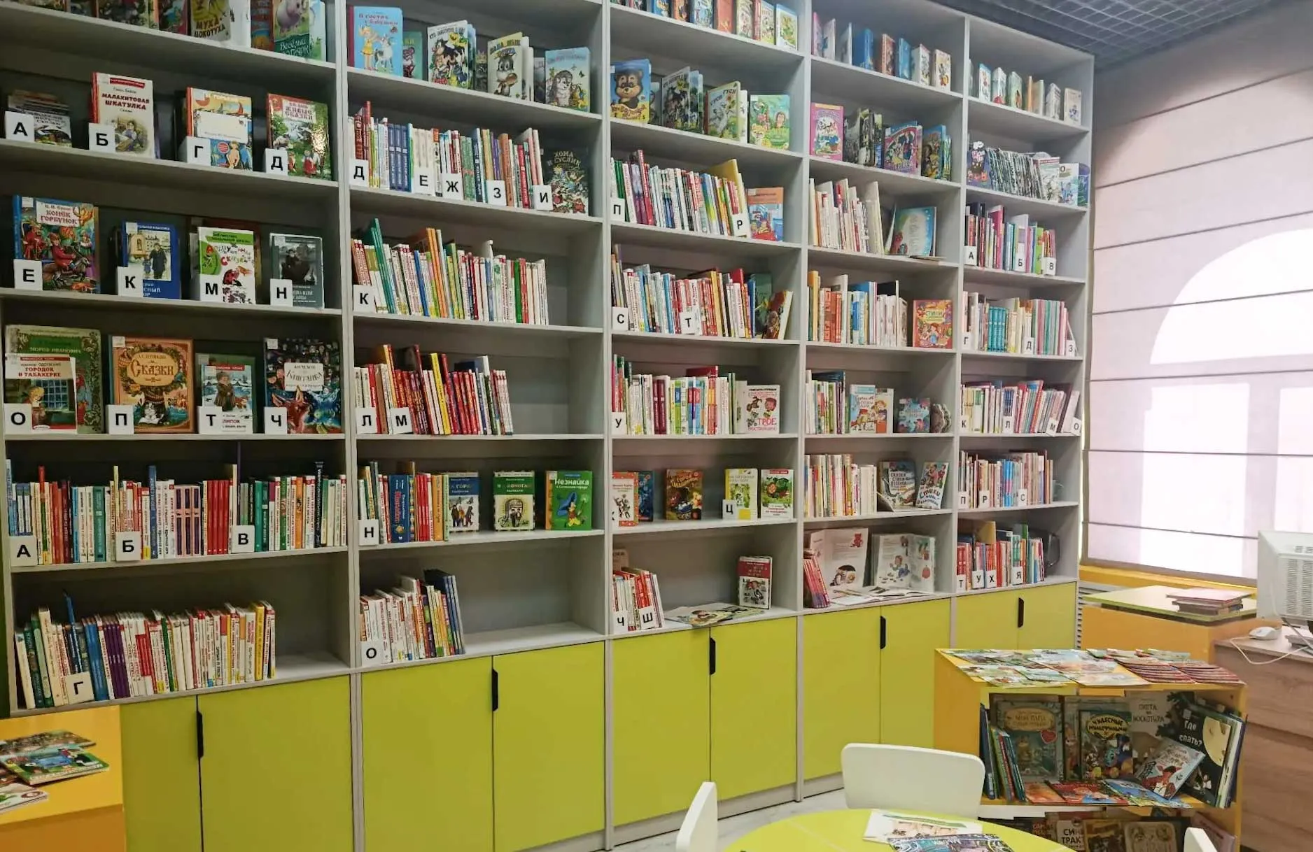 Администрация Ипатовского округа (модельная библиотека в Ипатово)