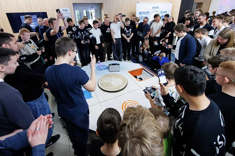 В&nbsp;Тюменской области 1600&nbsp;школьников обучились в&nbsp;Центре робототехники и&nbsp;АСУ