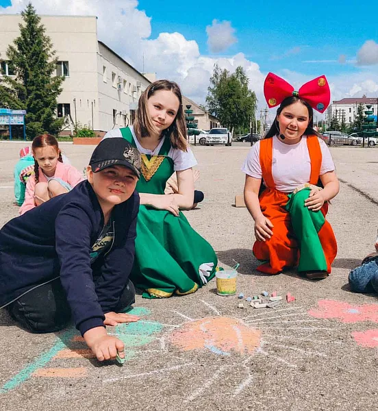 В&nbsp;селе Богатом Самарской области прошел конкурс рисунков на&nbsp;асфальте