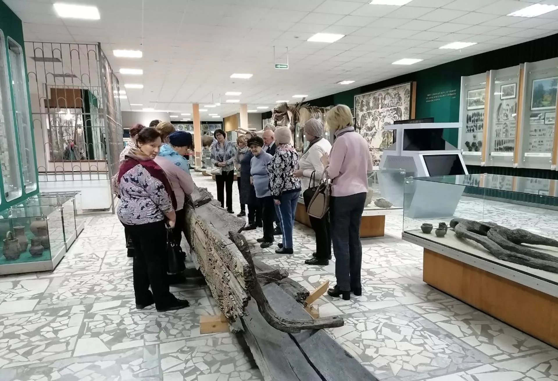 Для&nbsp;пожилых людей Дубровского района организовали экскурсию в&nbsp;музей Брянска