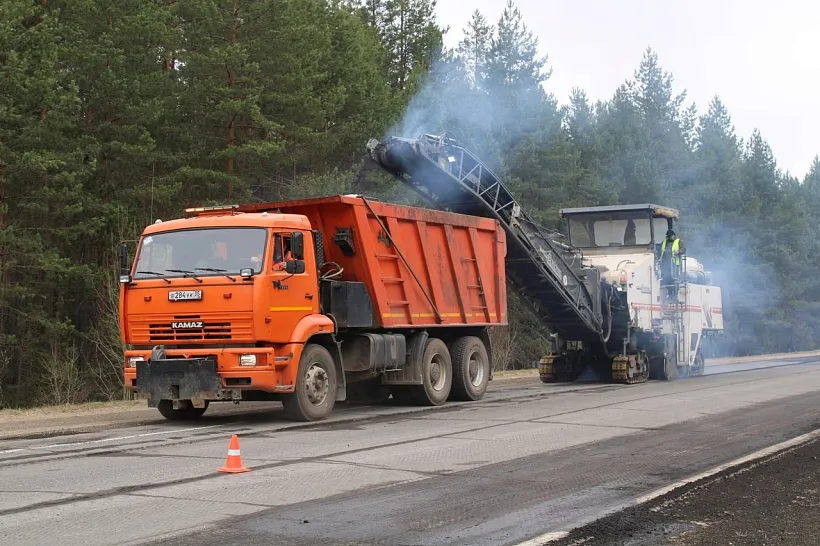 В&nbsp;Вологодской области на&nbsp;подъезде к&nbsp;поселку Чагода ремонтируют дорогу