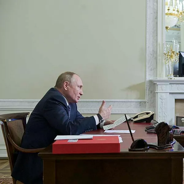 Путин: Россия намерена кратно увеличить грузопоток по&nbsp;Северному морскому пути