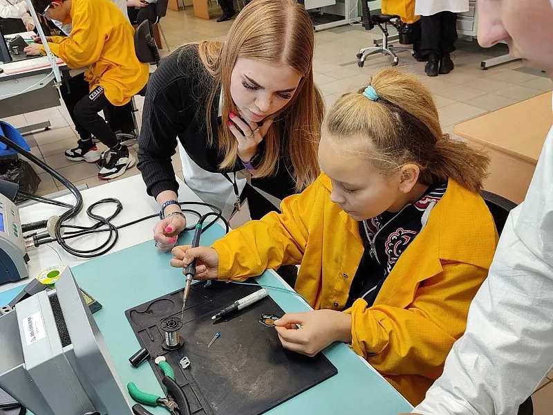 Более 80&nbsp;тыс. школьников Омской области присоединились к&nbsp;&laquo;Билету в&nbsp;будущее&raquo;