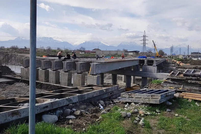 В&nbsp;Северной Осетии возвели опоры моста через реку Терек