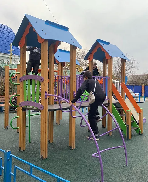 В&nbsp;Майкопе благоустроили детскую площадку