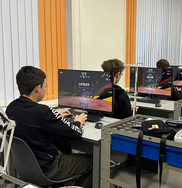 В&nbsp;Болохове Тульской области прошли соревнования по&nbsp;пилотированию дронов