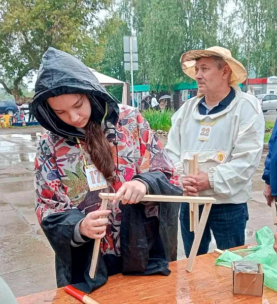 Школьница из&nbsp;Пермского края победила на&nbsp;международном конкурсе пчеловодов