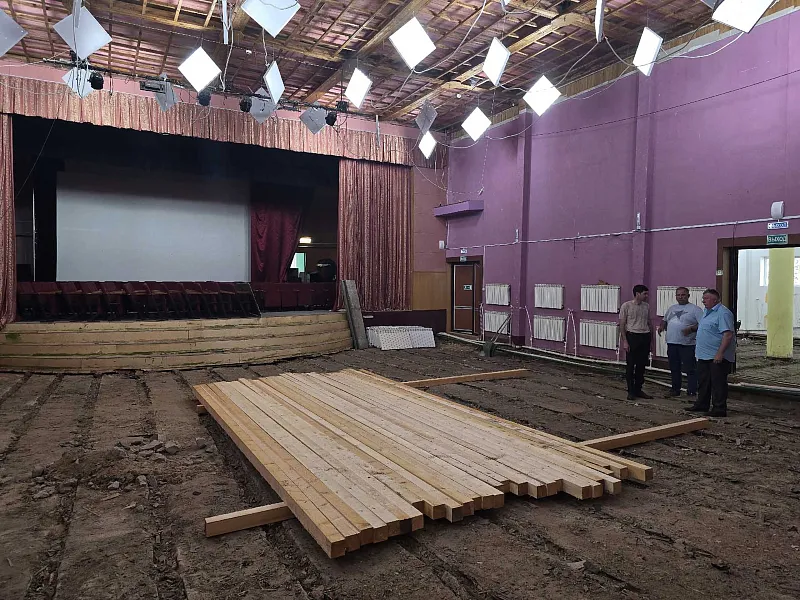 В&nbsp;югорском поселке Приобье начался ремонт культурно-информационного центра