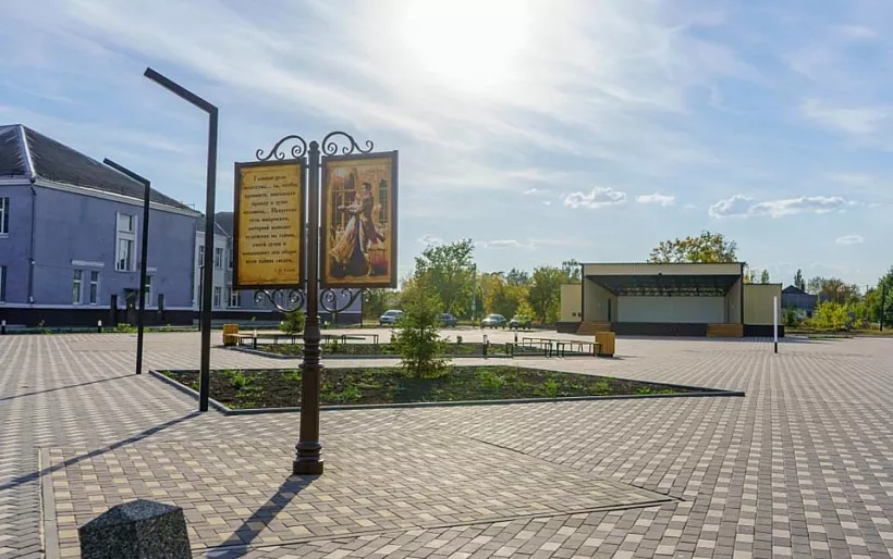В&nbsp;поселке Лев Толстой Липецкой области обновили площадь