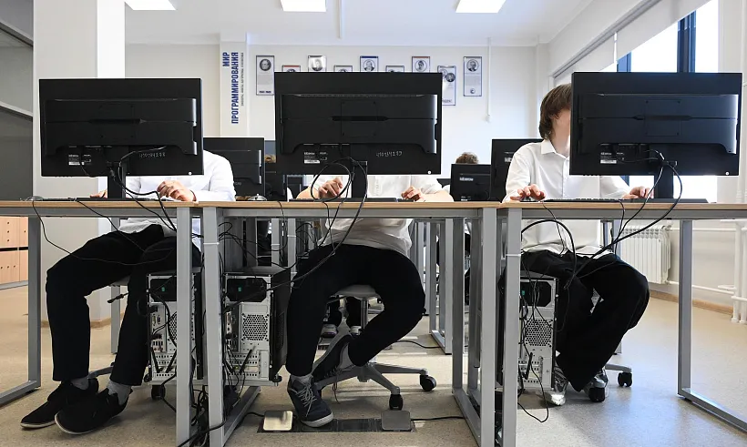 Пятиклассники из&nbsp;Элисты приняли участие в&nbsp;&laquo;Цифровом ликбезе&raquo;