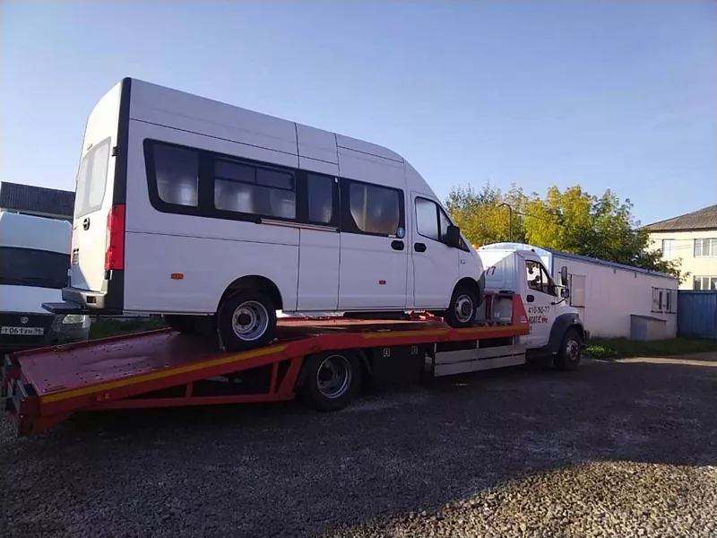 Социальные учреждения Свердловской области получили новые автомобили