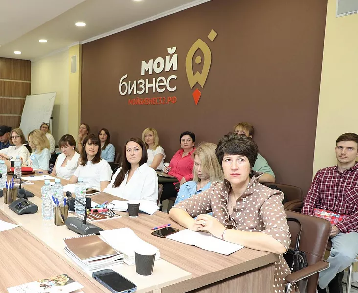 Самозанятые в&nbsp;Брянске освоили нейросети для&nbsp;развития своего дела