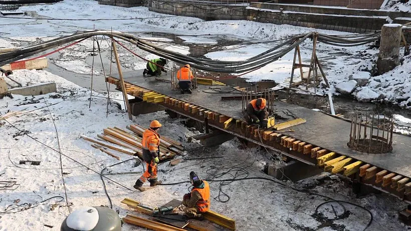 Ремонт половины моста на&nbsp;Плехановском спуске в&nbsp;Липецке завершат весной