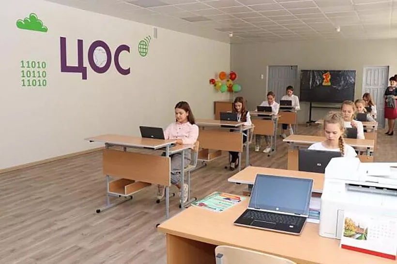 Почти 100&nbsp;волгоградских школ и&nbsp;техникумов получат новые ноутбуки