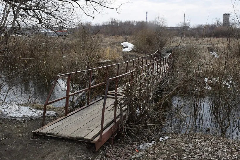 Пешеходный мостик через реку Канаш обновят в&nbsp;Шадринске Курганской области