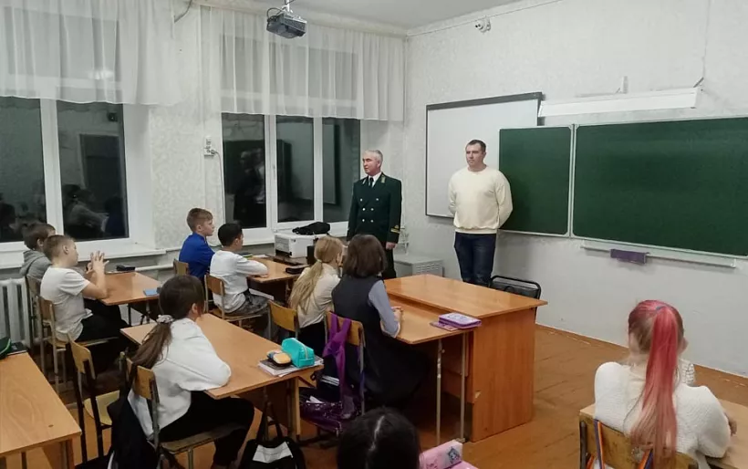 В&nbsp;городе Змеиногорске на&nbsp;Алтае проходит акция &laquo;Сохраним елочку живой!&raquo;