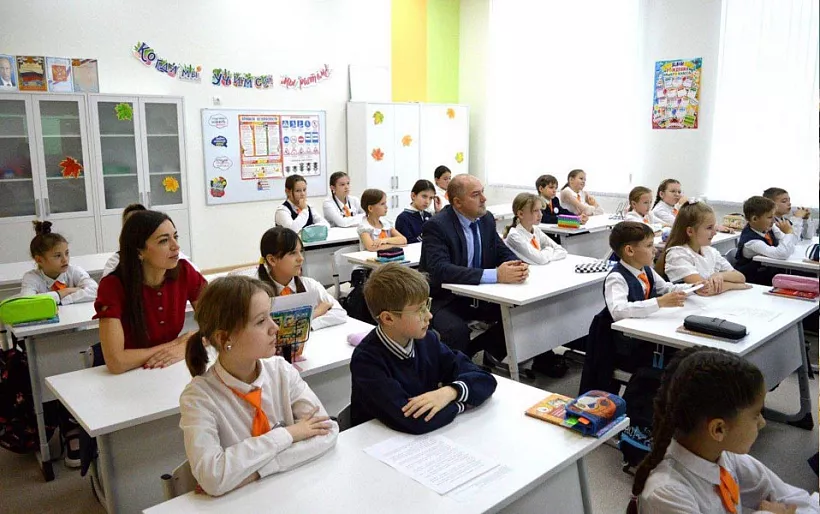 Ученики четвертого класса пензенской школы прошли &laquo;Урок цифры&raquo;