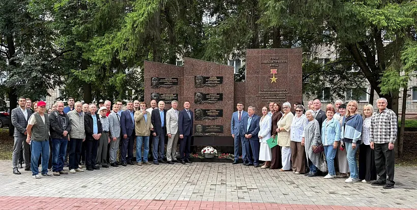 В&nbsp;Лениногорске Татарстана открыли барельеф в&nbsp;честь буровика Ивана Лисова