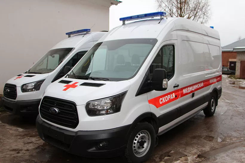 Центральная больница Великого Устюга получила три автомобиля